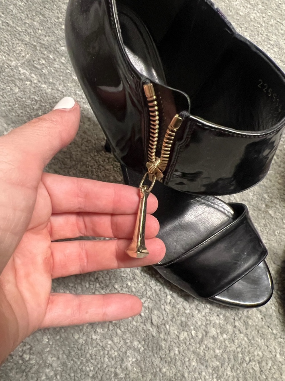 Gucci Black Patent Leather Open-Toe Ankle Cuff Heels - Picture 3 of 5